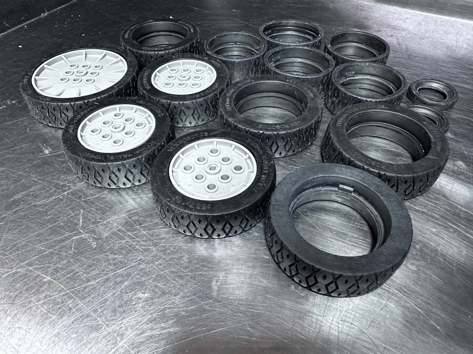 VEX Robotics Tires & Wheels LOT – 200mm Travel Tires & 63.7mm Tires + More — photo 4 of 5