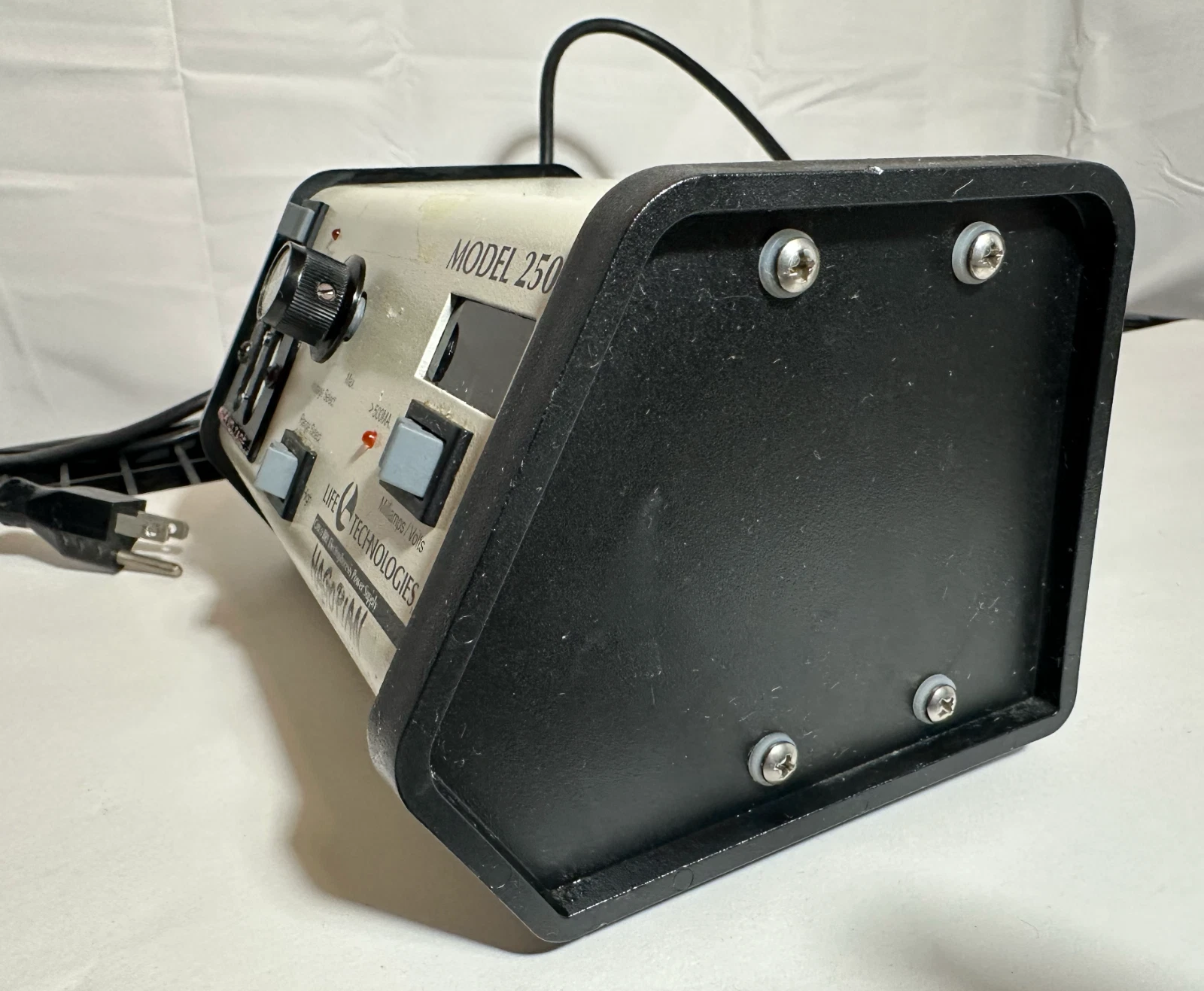 Life Technologies Model 250 Electrophoresis Power Supply - Tested & Working — photo 5 of 10