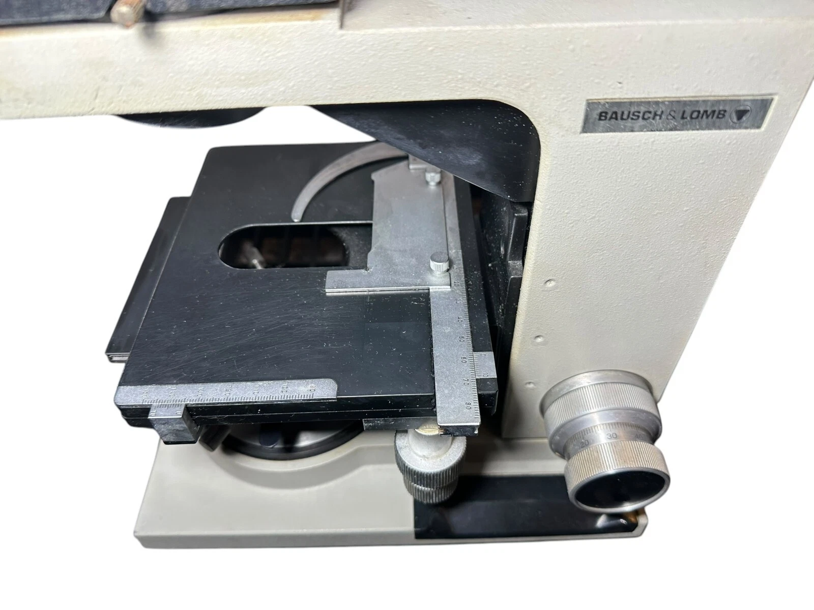 Bausch & Lomb Balplan Binocular Microscope with Mechanical Stage –Model 31-32-16 — photo 4 of 10