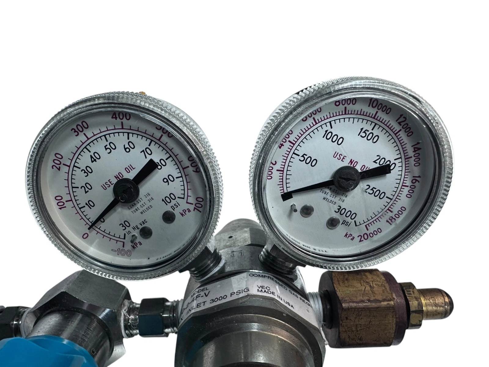 Airgas VEC 410-2-4F-V Compressed Gas Regulator 3000 PSI w/ Dual Gauges DRK-2A-SB — photo 7 of 9