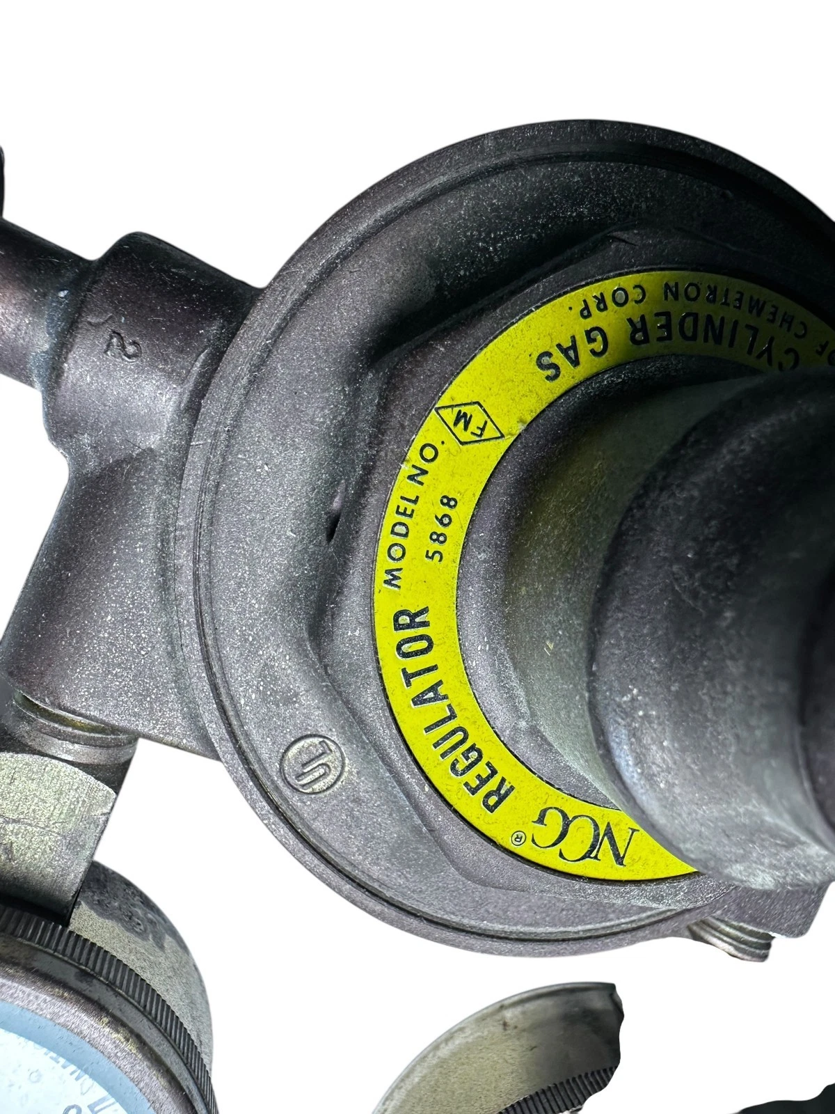 NCG 5868 Nitrogen Regulator Dual Gauge 4000 PSI Chemetron USA — photo 7 of 8