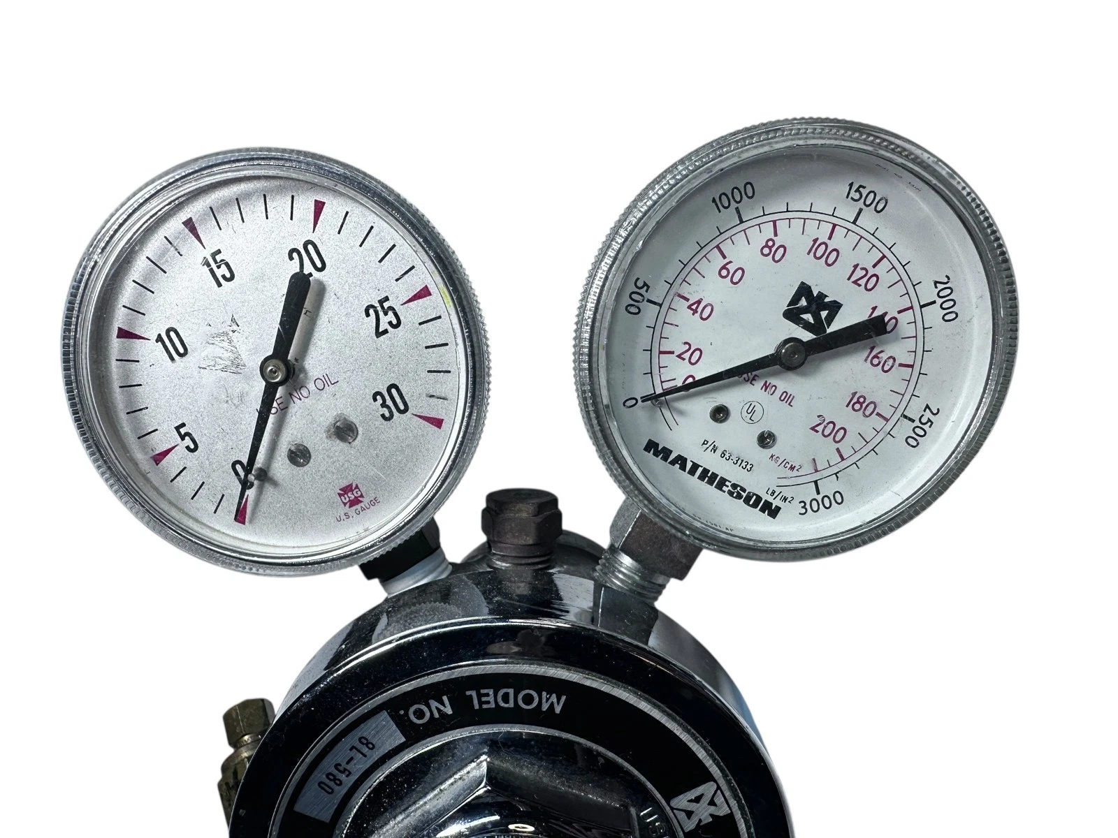 Matheson 8L-580 Twin Gauge Gas Regulator 0–30 PSI / 200 kPa — photo 2 of 6
