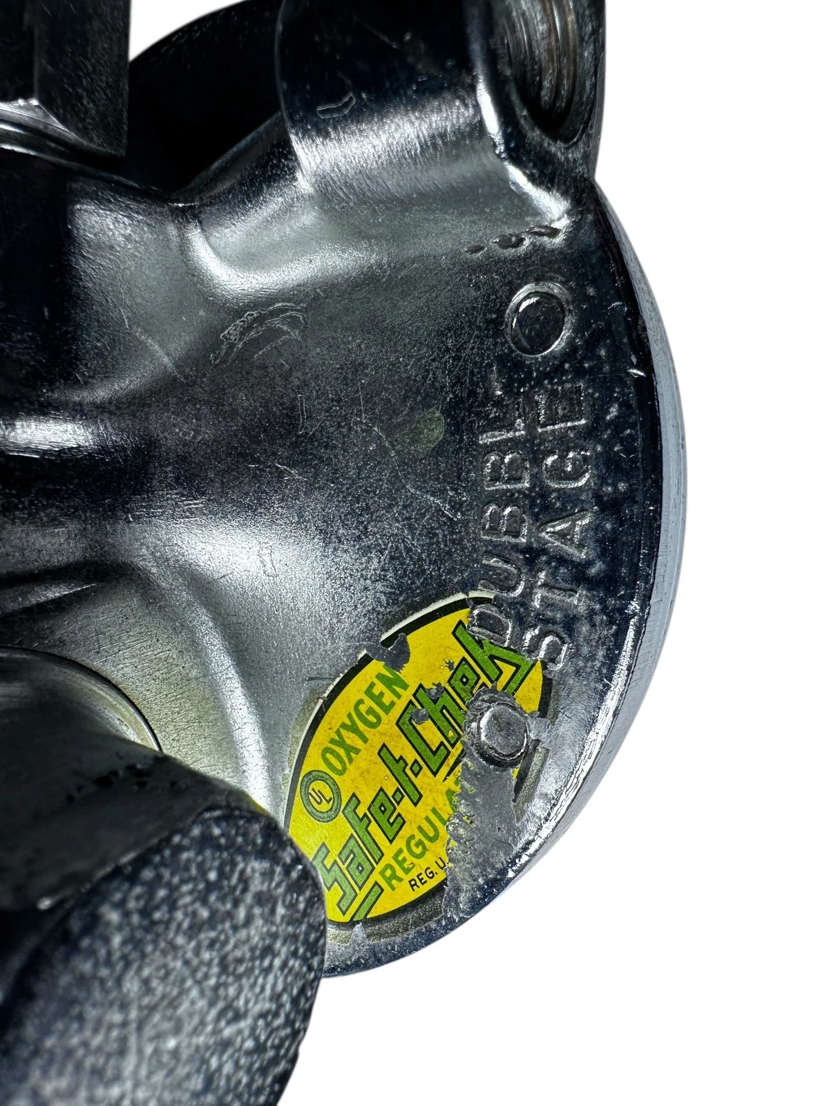 MECO Safe-T-Check Dual Stage Oxygen Regulator 3000 PSI Gauge St Louis USA — photo 5 of 9