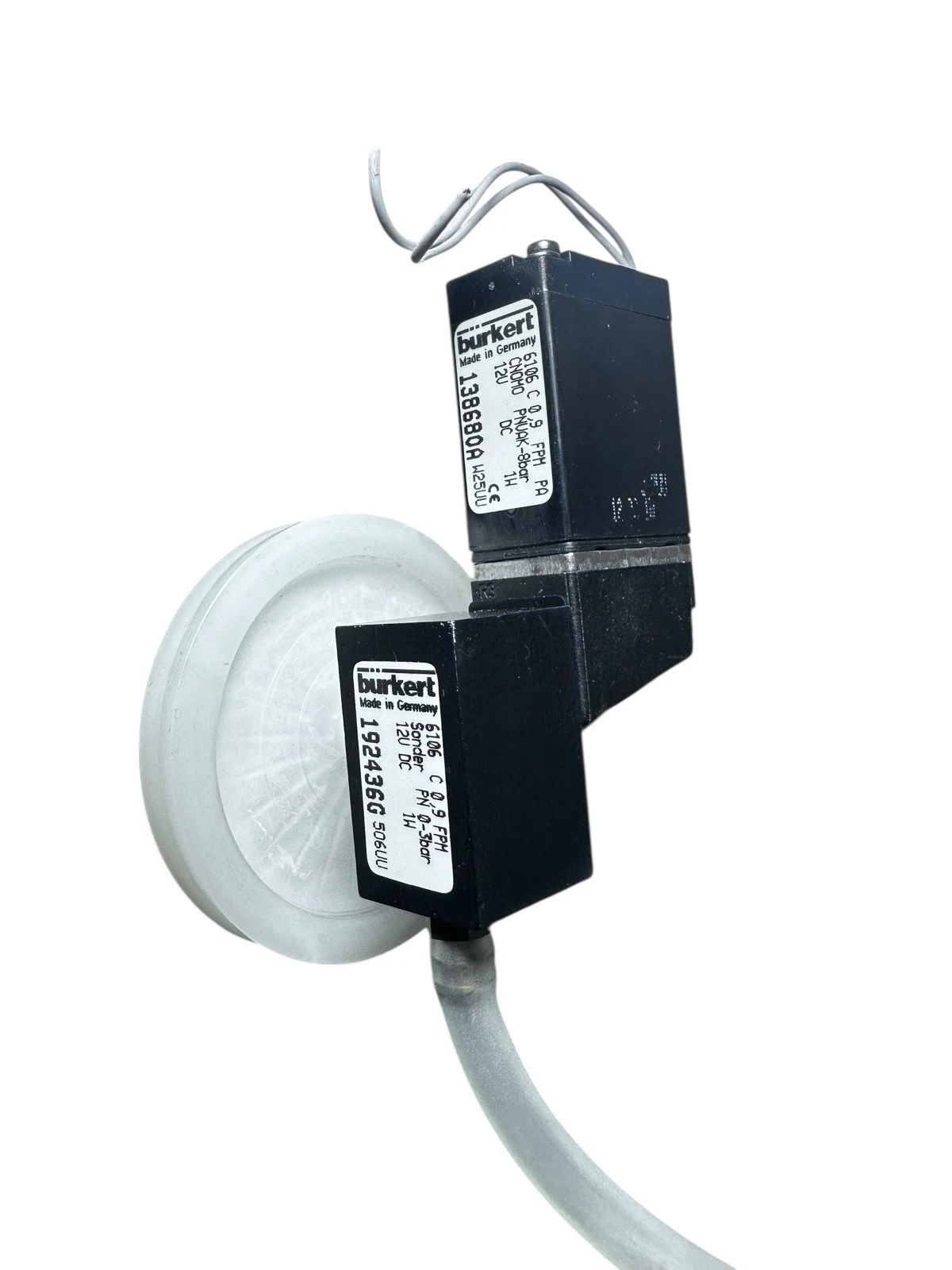 Heraeus Kendro HERACell CO₂ Regulator / Solenoid Valve Assembly Bürkert — photo 2 of 9