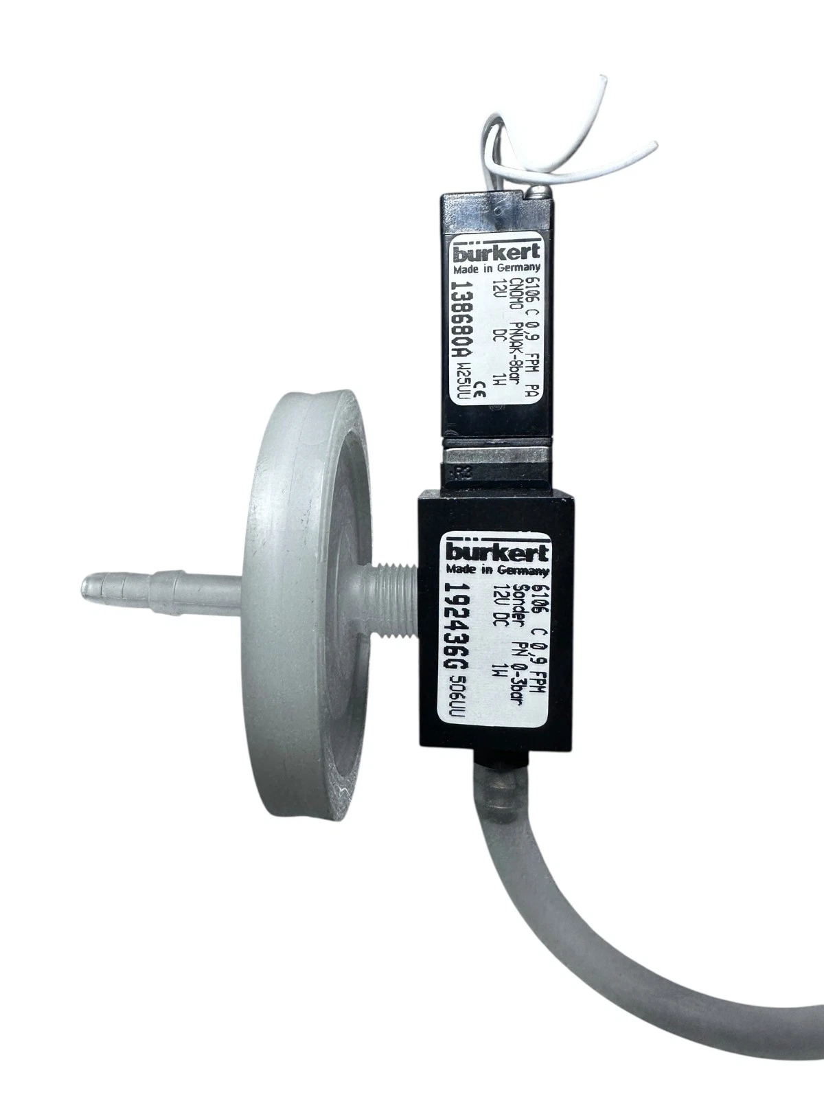Heraeus Kendro HERACell CO₂ Regulator / Solenoid Valve Assembly Bürkert — photo 3 of 9