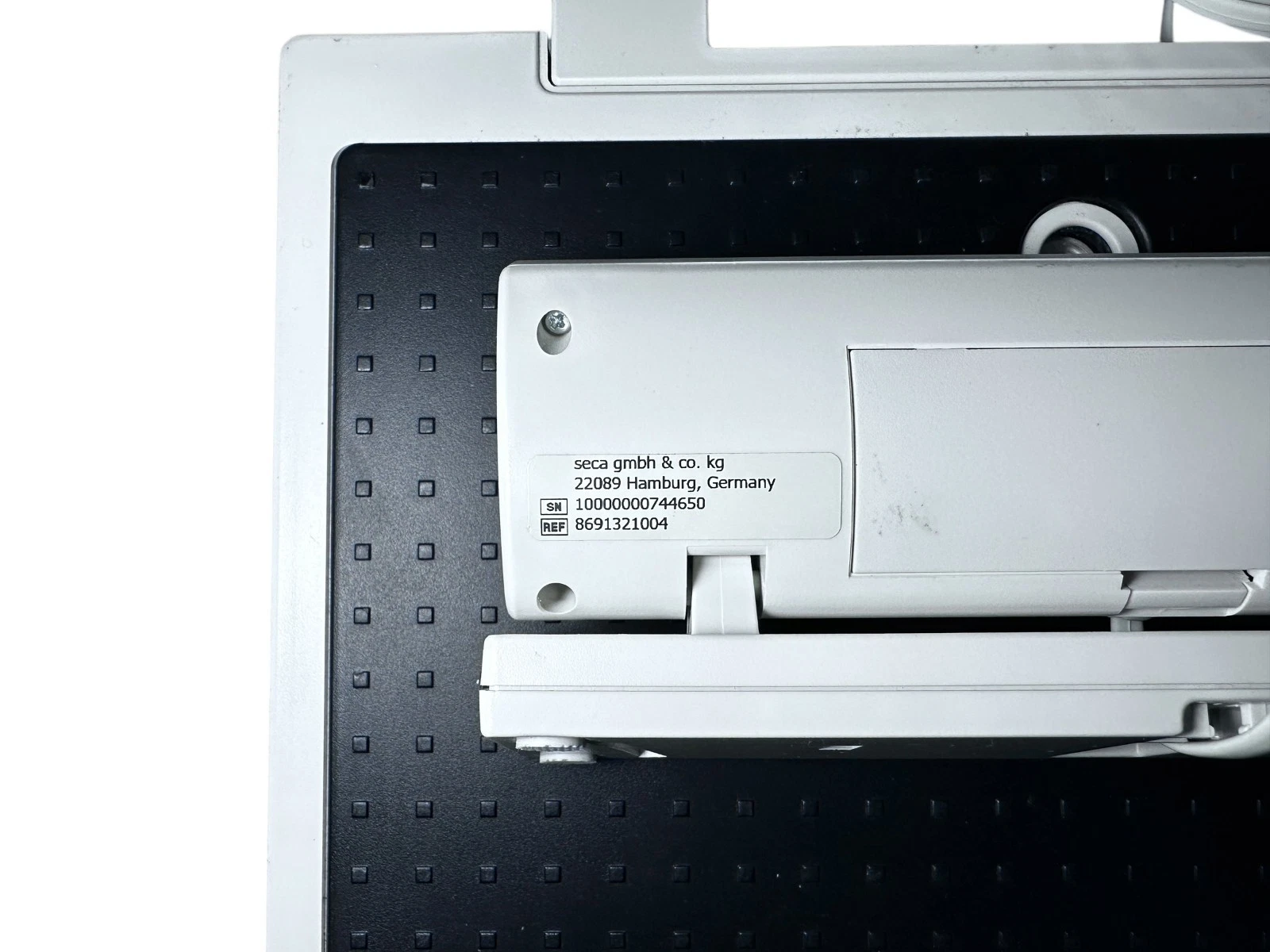 seca 869 Digital Medical Scale | 550 lb / 250 kg Capacity | New Batteries — photo 8 of 10