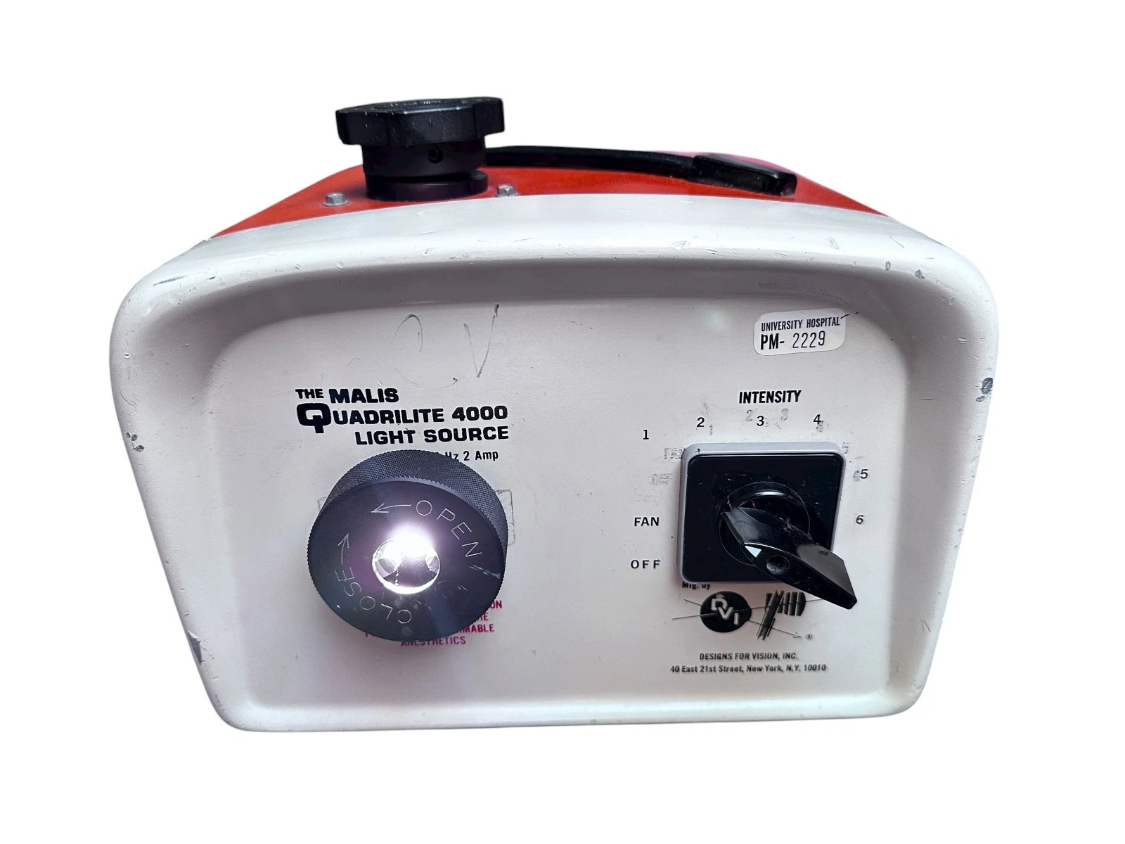 Malis Quadrilite 4000 Surgical Fiber Optic Light Source – Tested, Working available from Noble Lab Trade