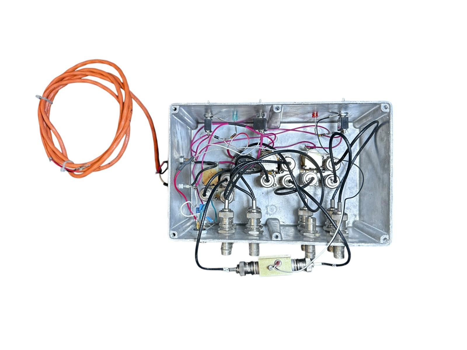 Custom RF Signal Switching Box with Amphenol 315-10002-3 RF Modules available from Noble Lab Trade