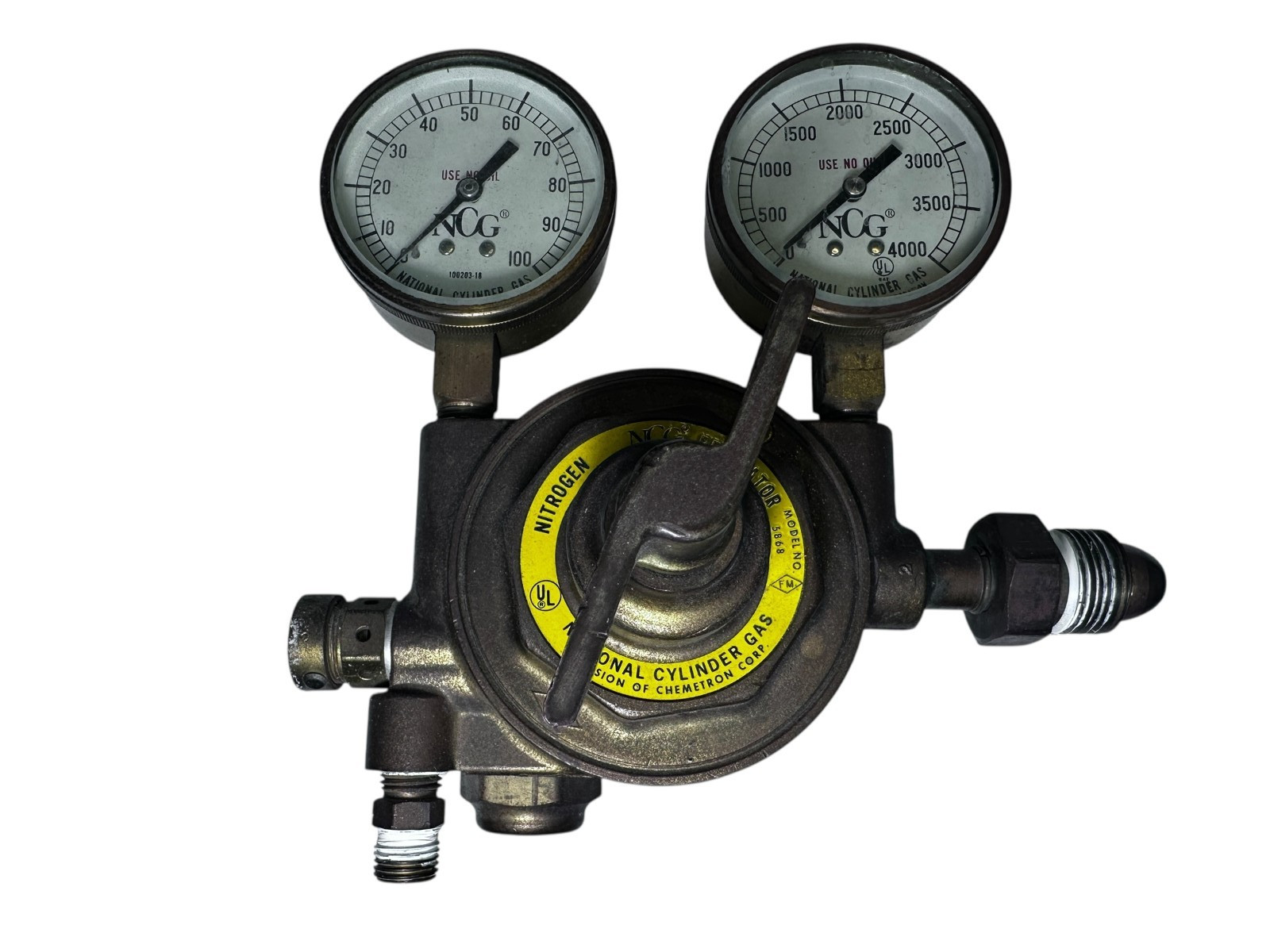 NCG 5868 Nitrogen Regulator Dual Gauge 4000 PSI Chemetron USA available from Noble Lab Trade