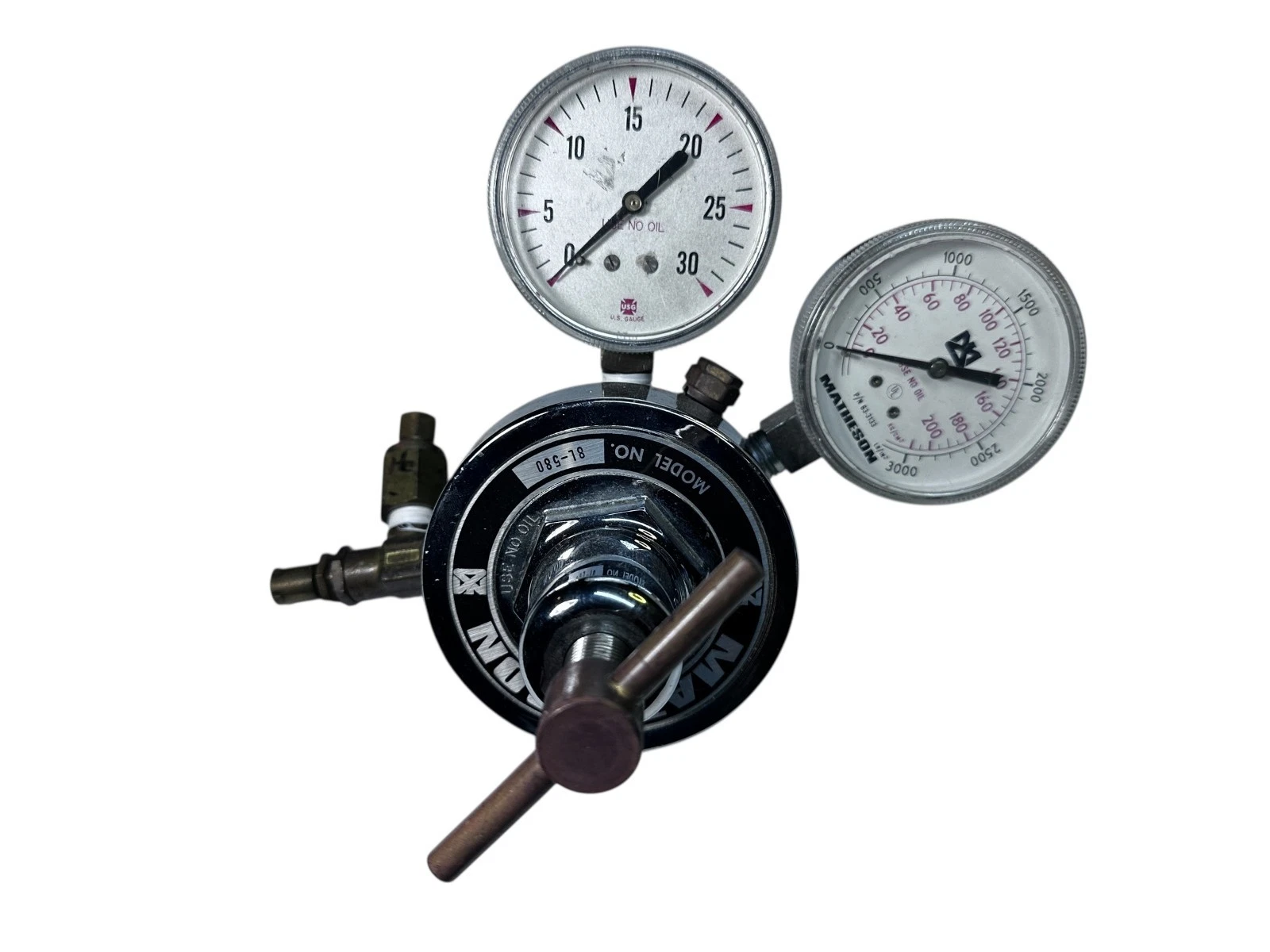 Matheson 8L-580 Twin Gauge Gas Regulator 0–30 PSI / 200 kPa available from Noble Lab Trade